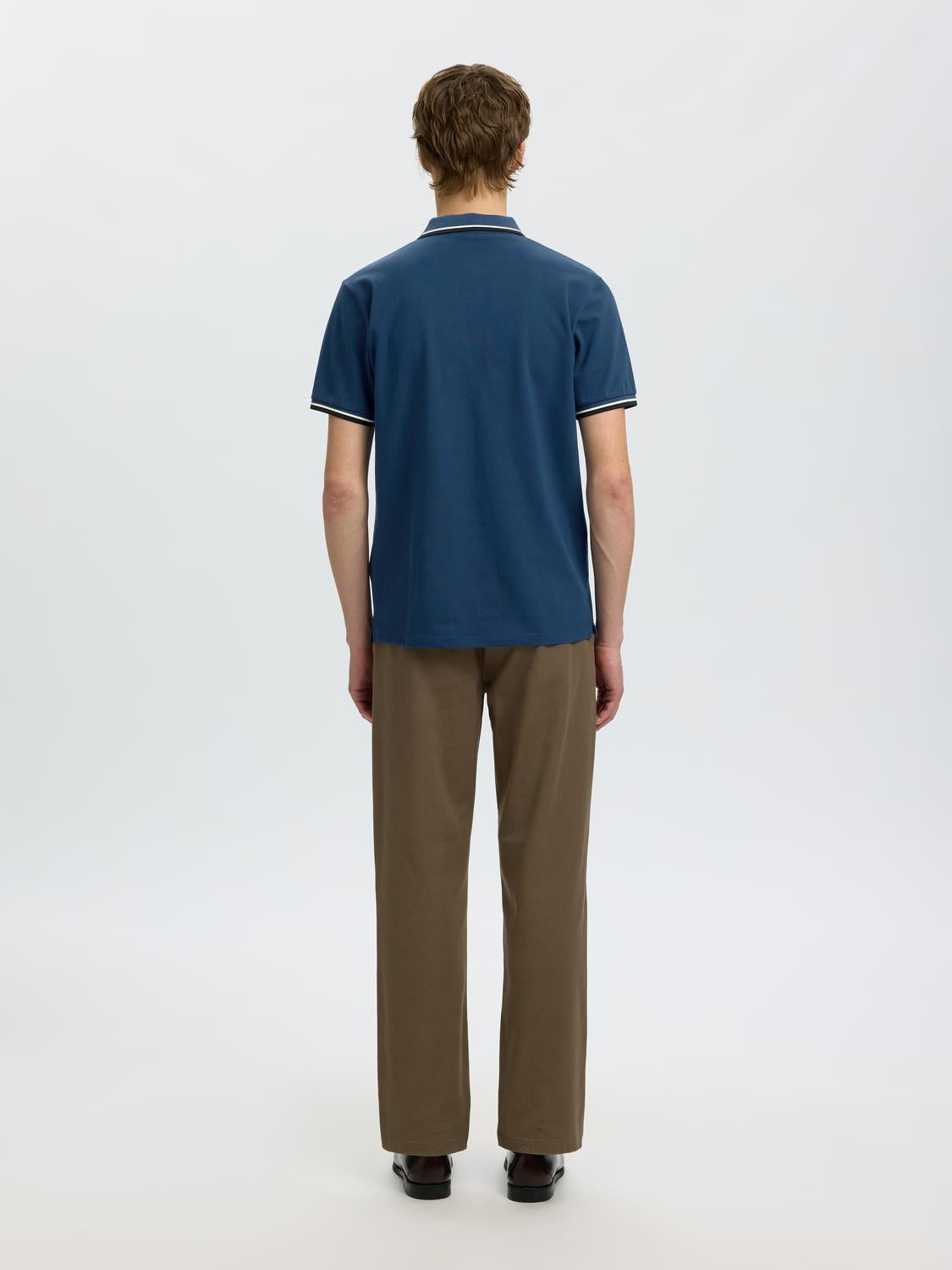 model_shot-back